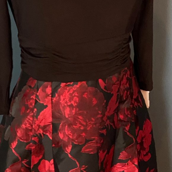 Size 6 Brand New Jessica Howard Floral Dress - Picture 8 of 8